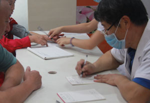 醫生寫下慢性咽炎患者需要預防的地方