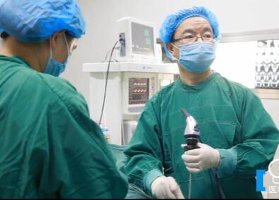 鼻中隔偏曲患者接受手術